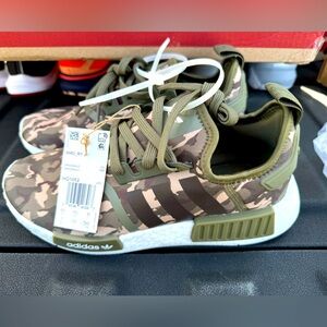 ADIDAS NMD camo men’s 7 women’s 9 nwt
